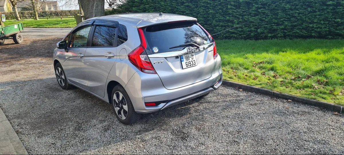 Honda Fit 2018  Hybrid - Image 3