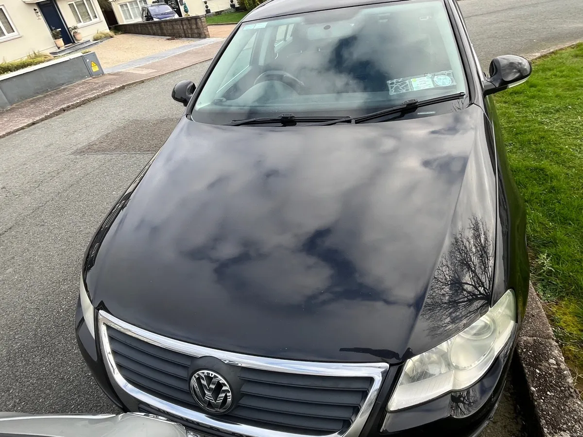 VW Passat DSL 6speed 2owner Black - Image 1