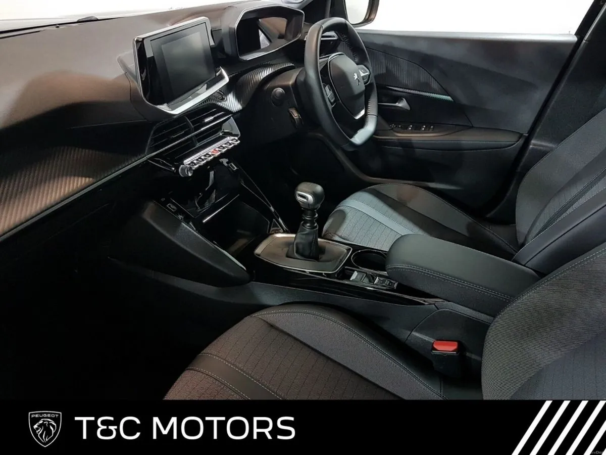 Peugeot 2008 Diesel Allure Model, Reversing Camera - Image 4