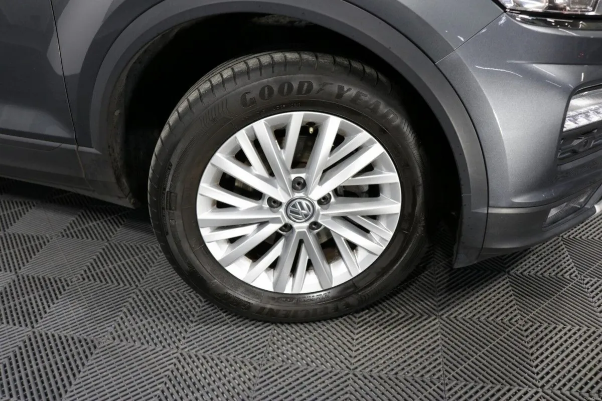 Volkswagen T-Roc DESIGN 1.0L PETROL HATCHBACK - Image 4