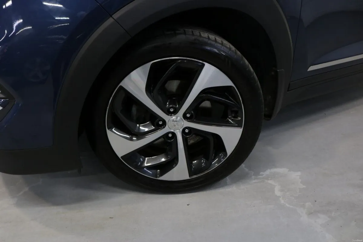 Hyundai Tucson AUTOMATIC EXECUTIVE 1.7L DIESEL SUV - Image 3