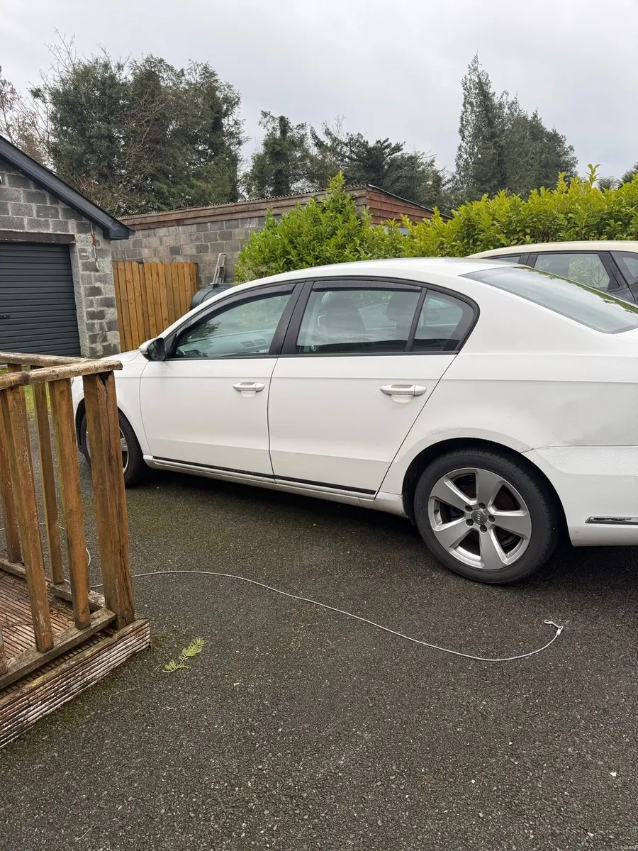 Volkswagen Passat - Image 3