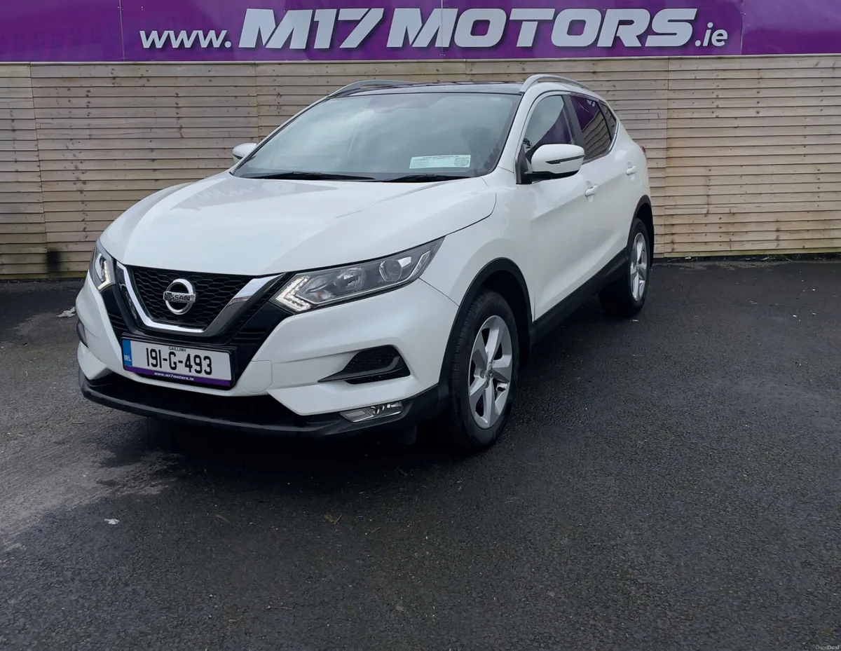 2019 Qashqai , Panoramic Roof, Manual - Image 1