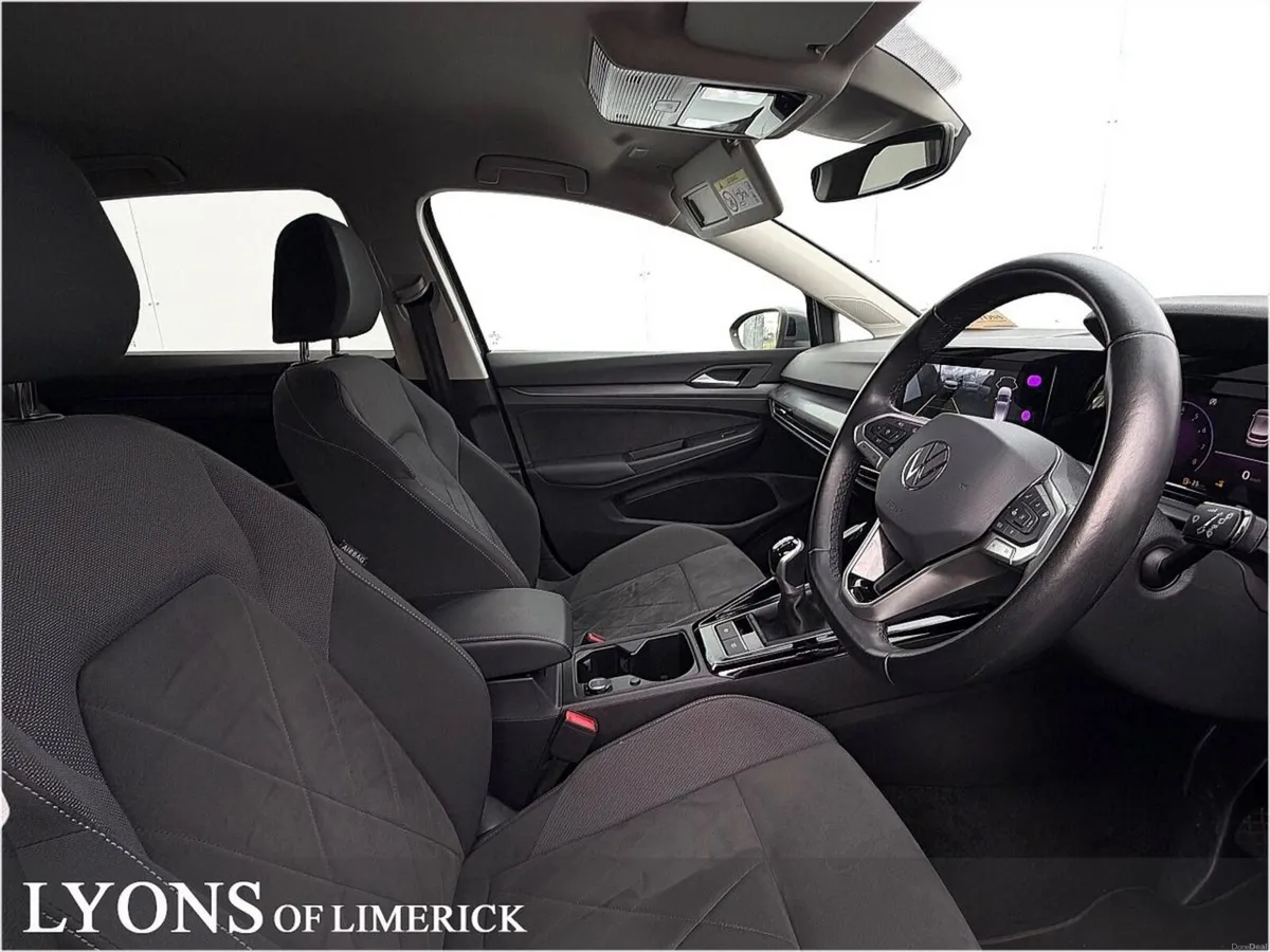 Volkswagen Golf 1.5 TSI 130HP Style - Image 3