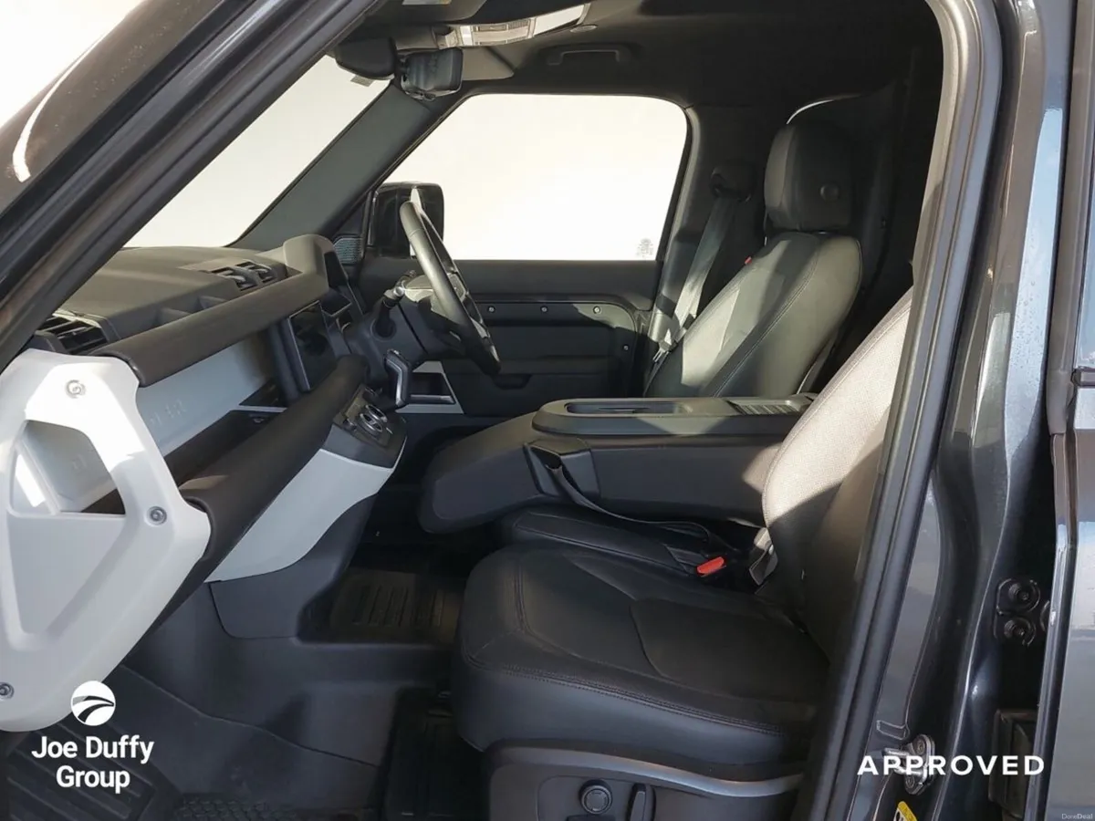 Land Rover Defender *SOLD* X-Dynamic SE 110 3.0 D - Image 3