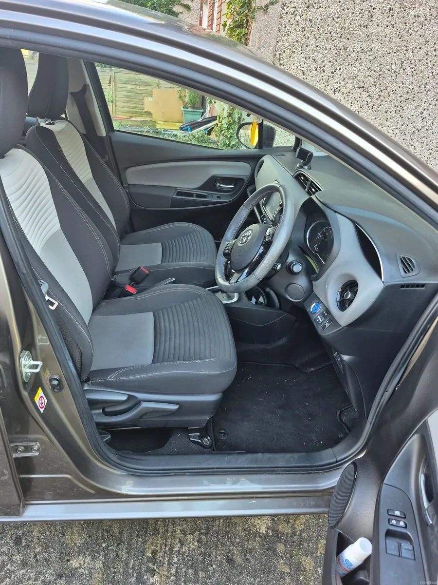Toyota Yaris 2017 - Image 3