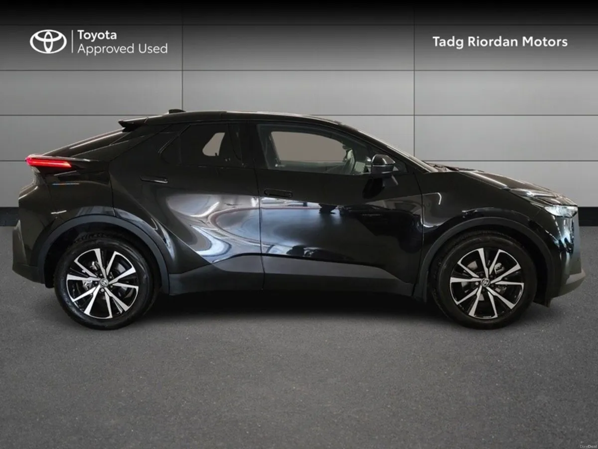 Toyota C-HR HYBRID SPORT 1.8 - Image 3
