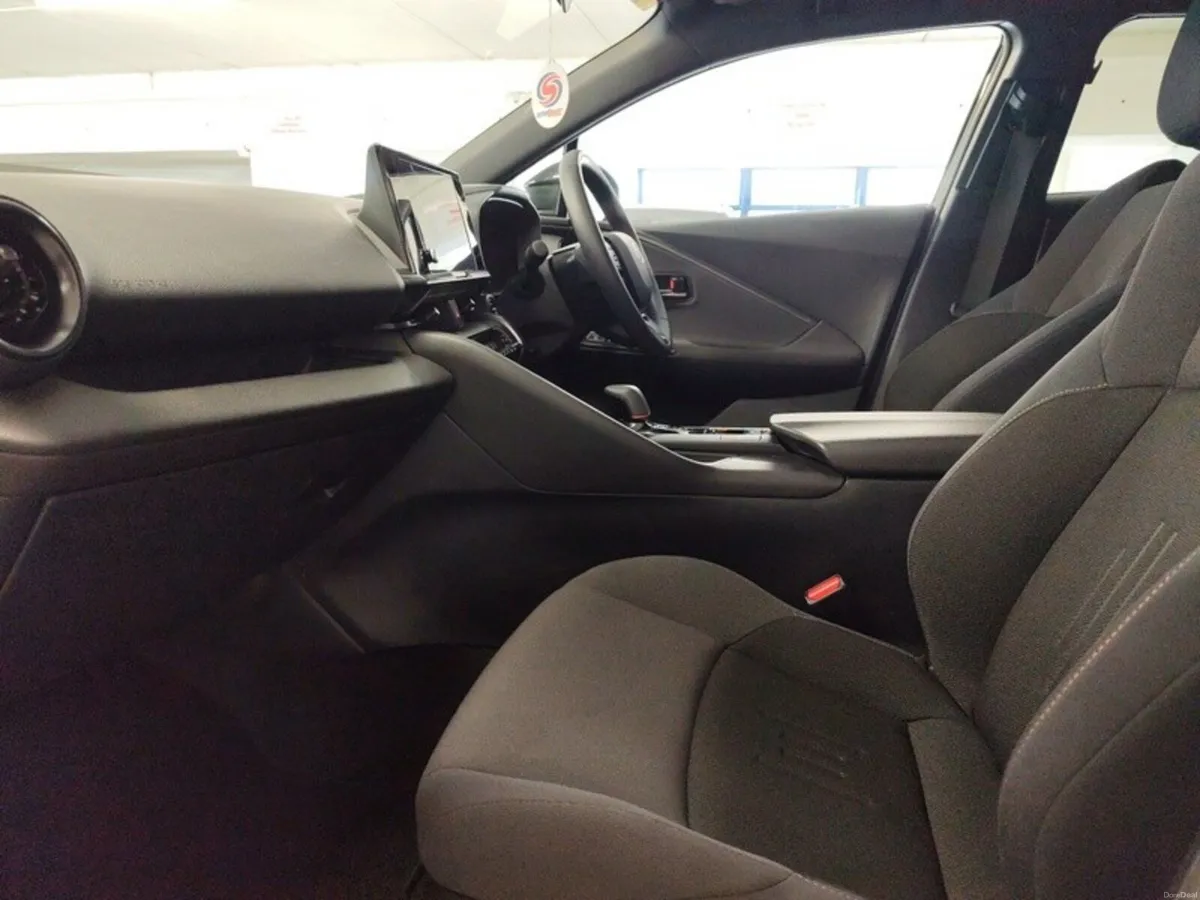 Toyota C-HR HYBRID SPORT 1.8 - Image 6