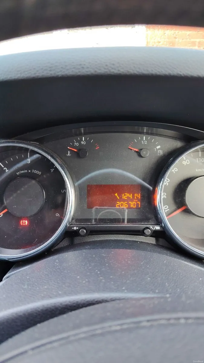 Peugeot 5008 2011 - Image 1