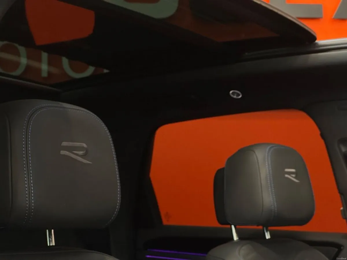 Volkswagen Touareg 3 0TSI R 462PS 5DR - Image 4