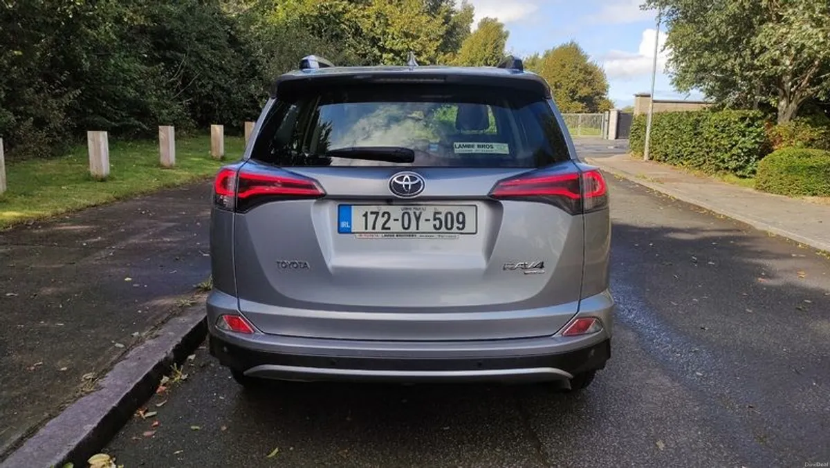 2017 Toyota Rav4 Luna Sport - Image 4