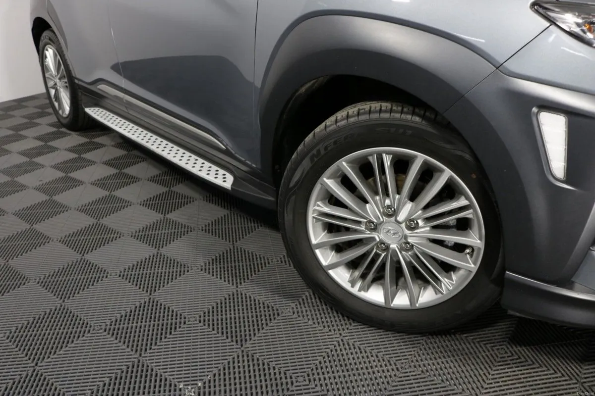 Hyundai KONA EXECUTIVE 1.0L PETROL COMPACT SUV - Image 3