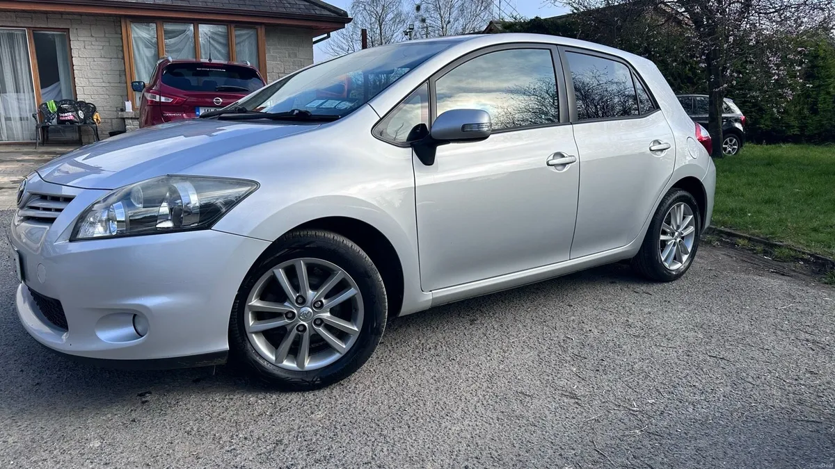 Toyota Auris - Image 2