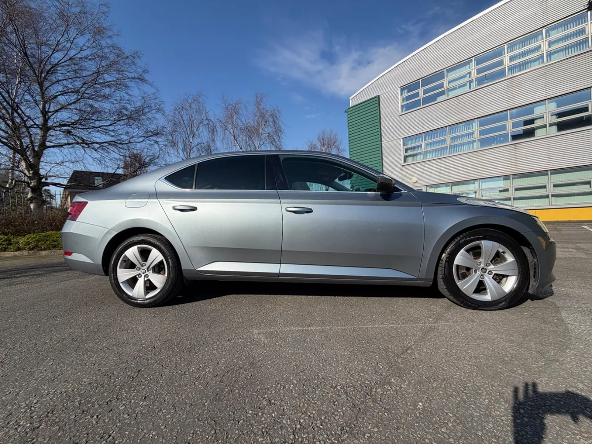 Skoda Superb 2016 - Image 3