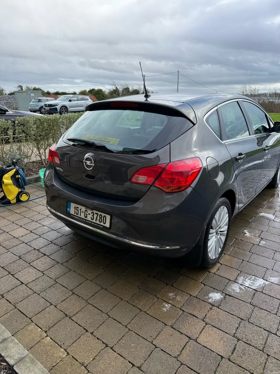 2015 Appel Astra - Image 3