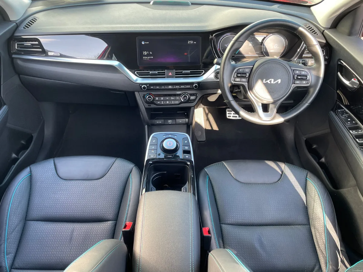 SOH 97%  64KW-APPLE PLAY-NEW NCT-HEATED LEATHER- - Image 4