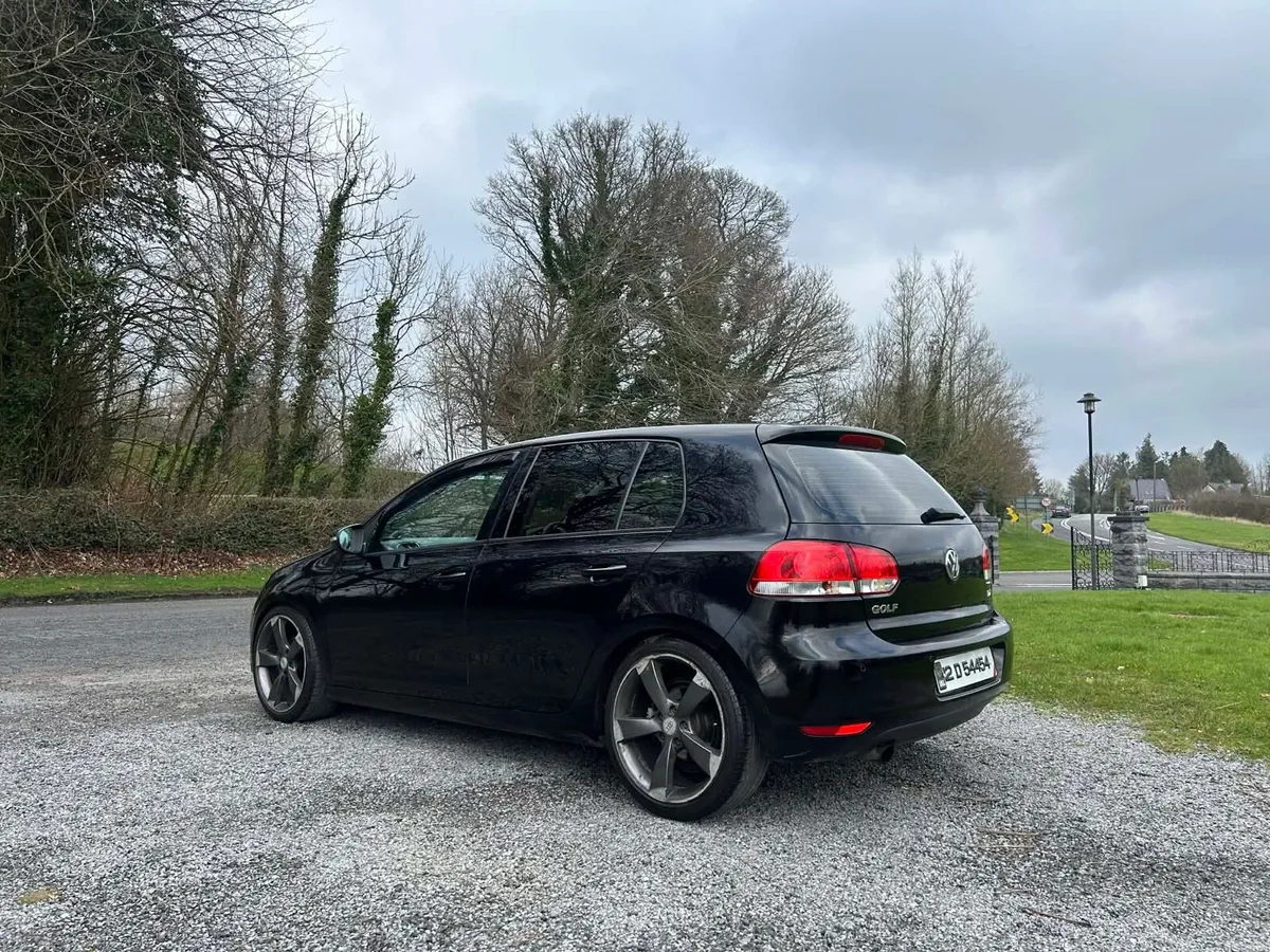 2012 Volkswagen Golf 1.6 TDI Automatic - Image 2
