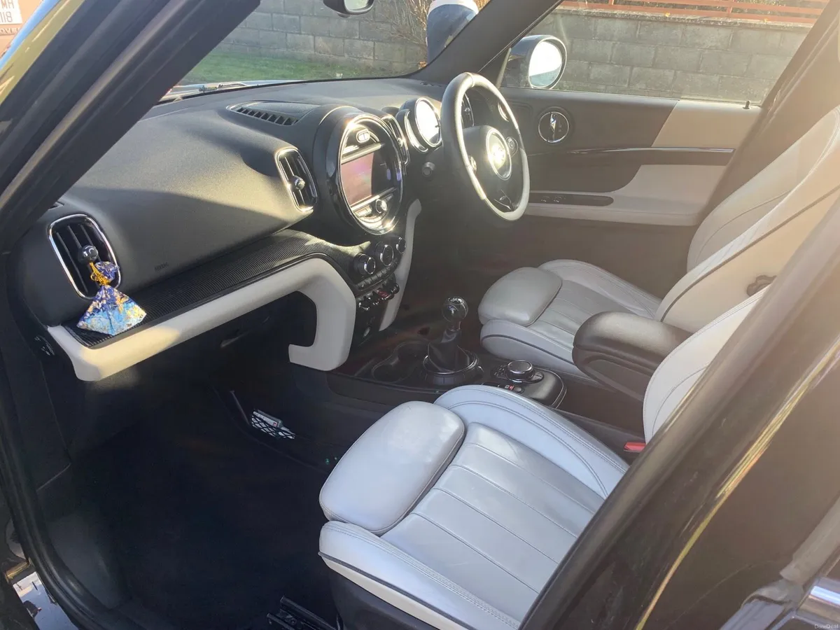 Mini Countryman - Image 4