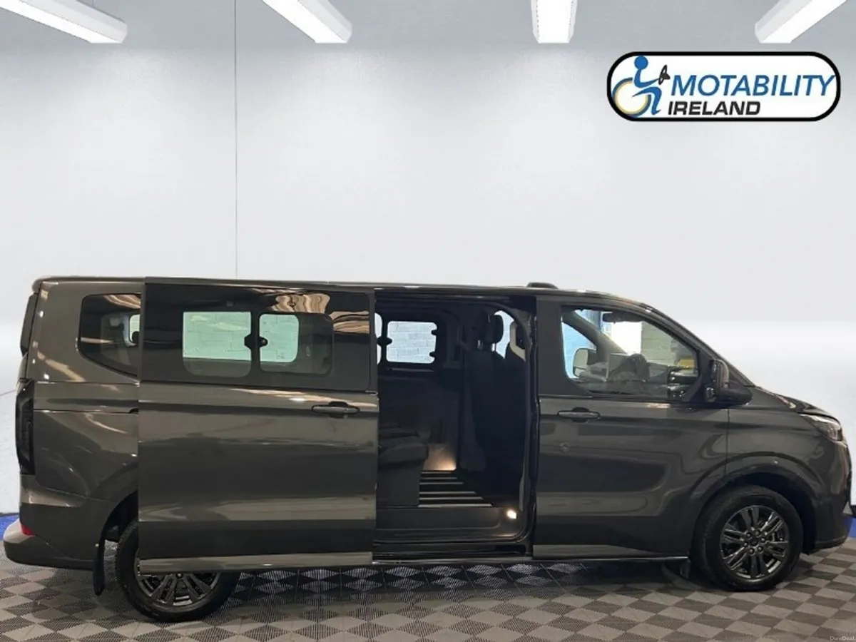 Ford Tourneo Custom Low-Floor Conversion Wheelchai - Image 4
