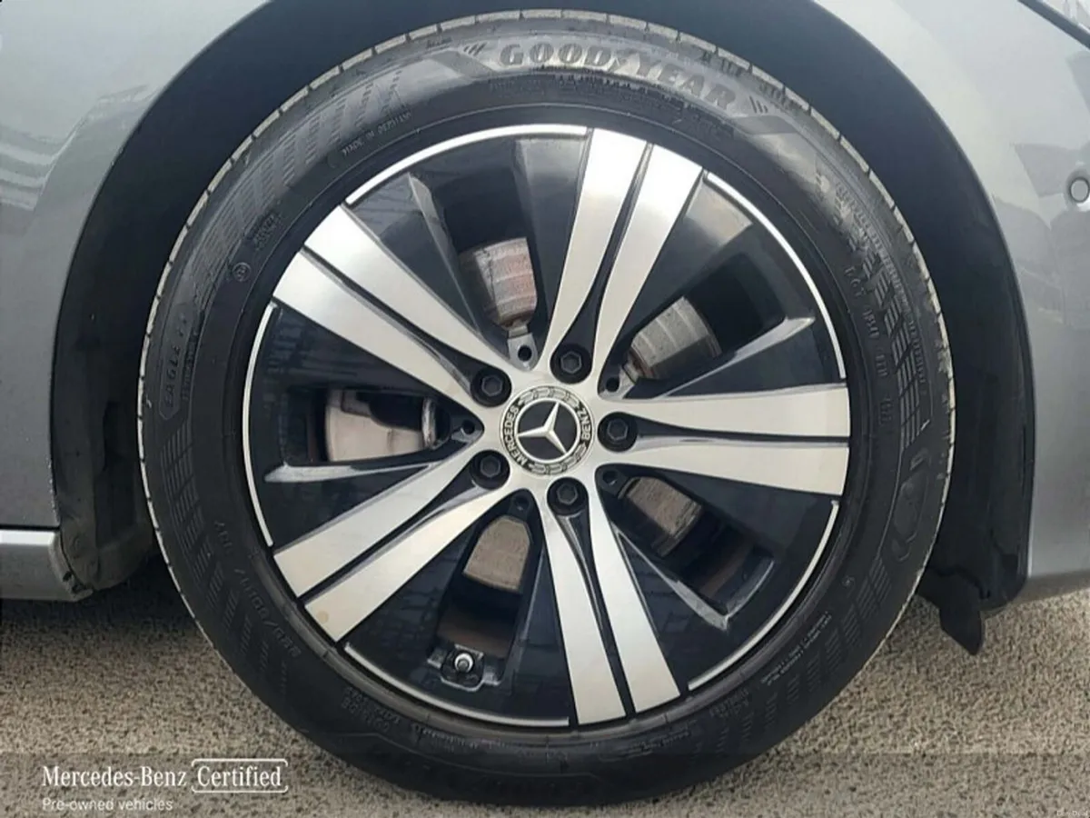 Mercedes-Benz C-Class C220d Estate Avantgarde Auto - Image 5