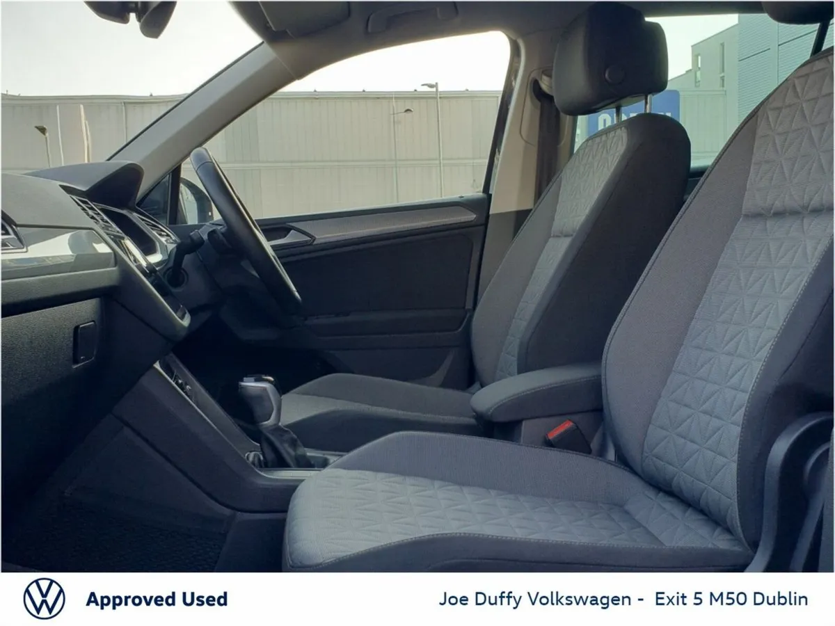 Volkswagen Tiguan Tiguan Life TSi eHybrid 245 DSG - Image 3