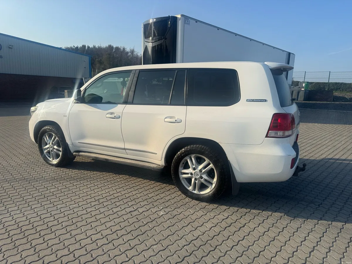 Toyota Landcruiser V8 60th Anniversary 4.2litre - Image 4