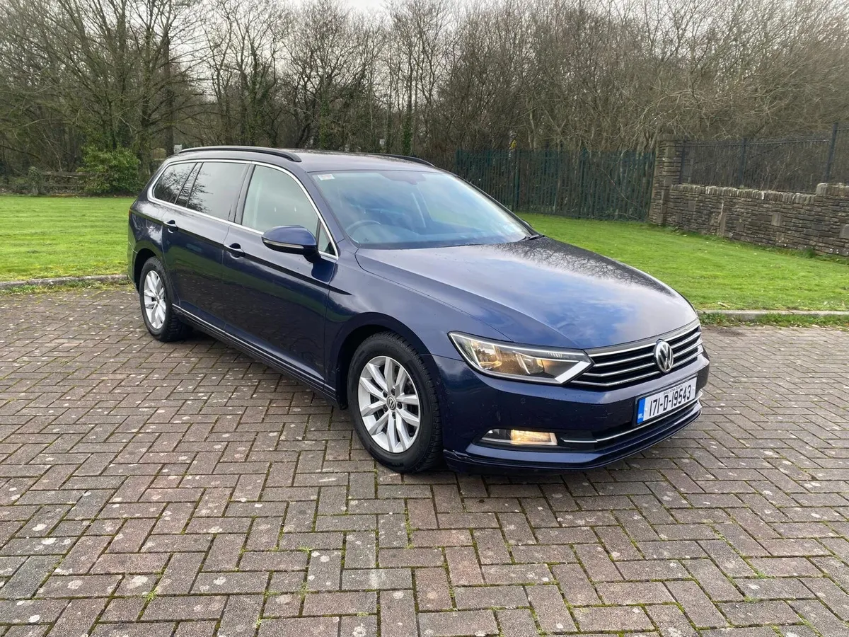 2017 Volkswagen Passat 1.6 TDI Comfortline estate - Image 1