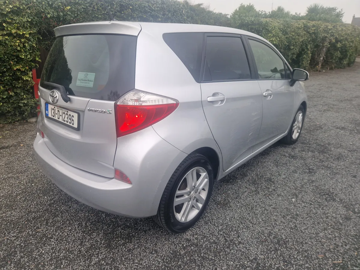 Toyota Verso-S 2013 - Image 3