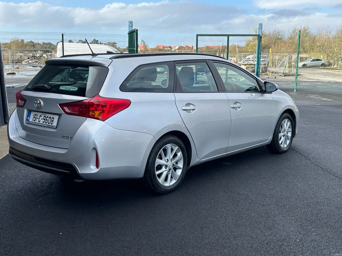 2015 Toyota auris 1.4 diesel - Image 4