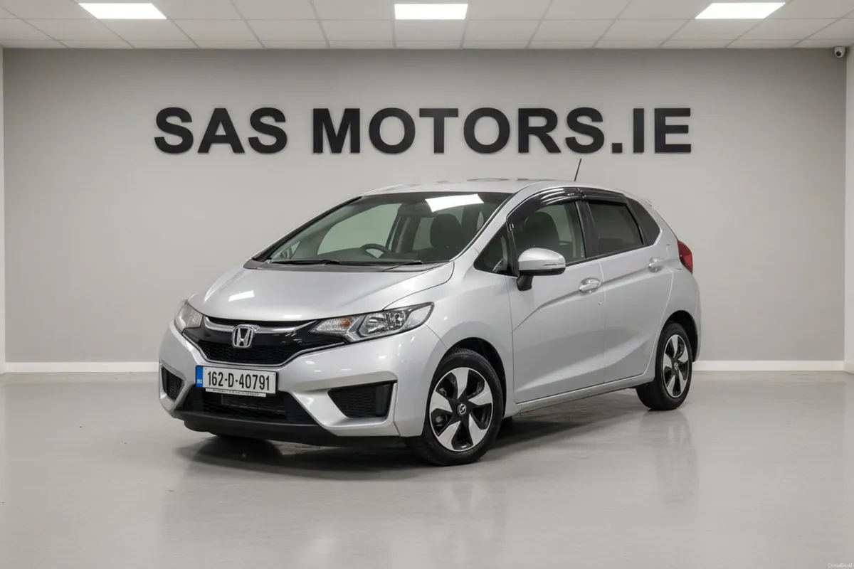 Honda Fit 2016 Automatic Hybrid Low Miles - Image 1