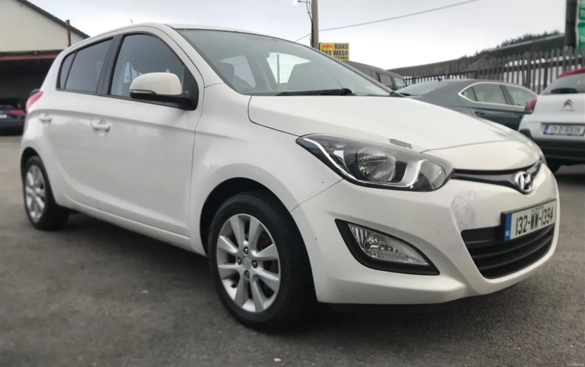 Hyundai i20 Deluxe Edition ONLY 100k - Image 3