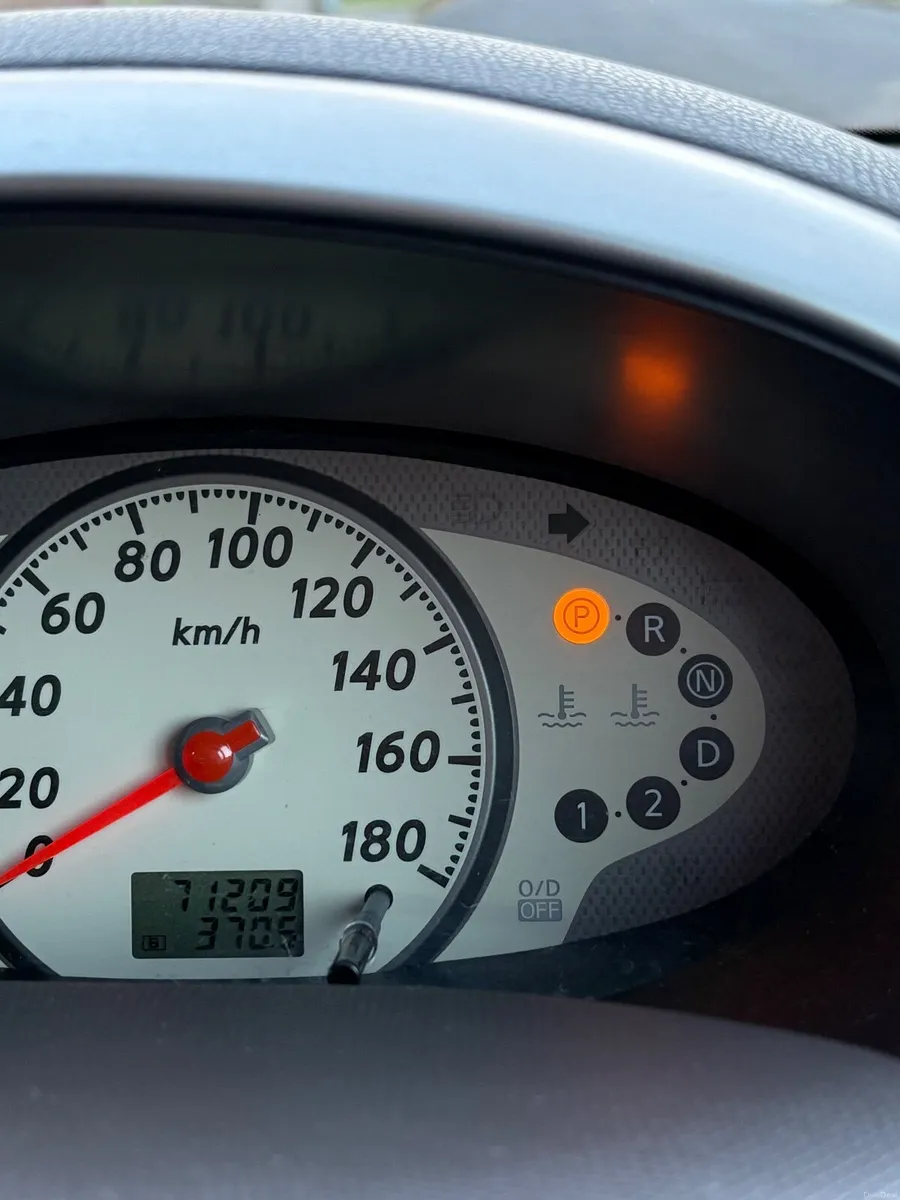 Nissan March 2010 - Image 2