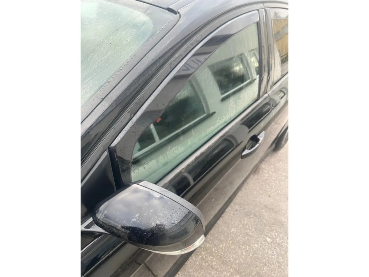 Ford Focus ST-LINE 1.5 TD 120PS 6SPEED 4DR - Image 3