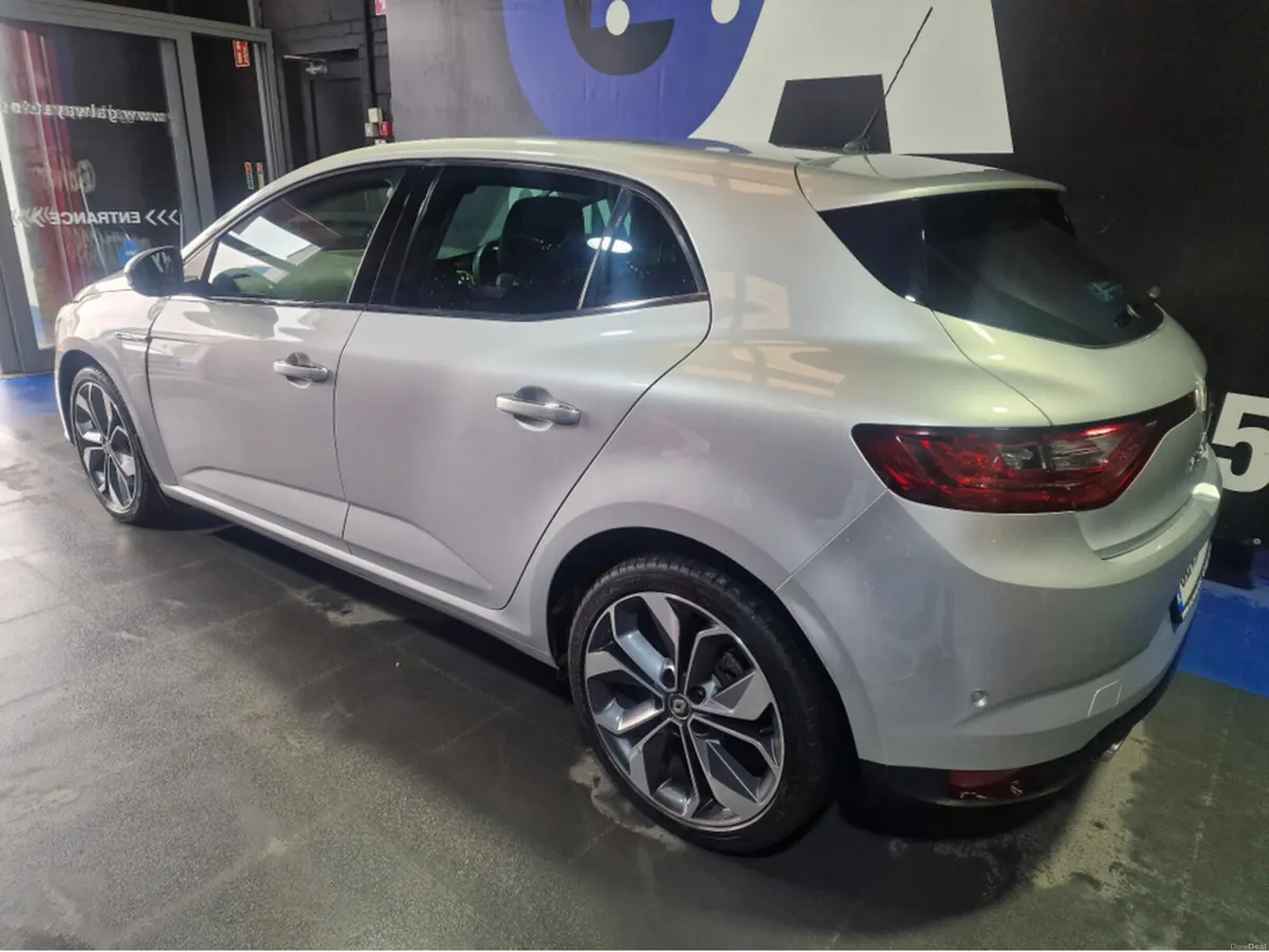 Renault Megane SIGNATURE NAV 1.6DCI **LOW MILAGE** - Image 6