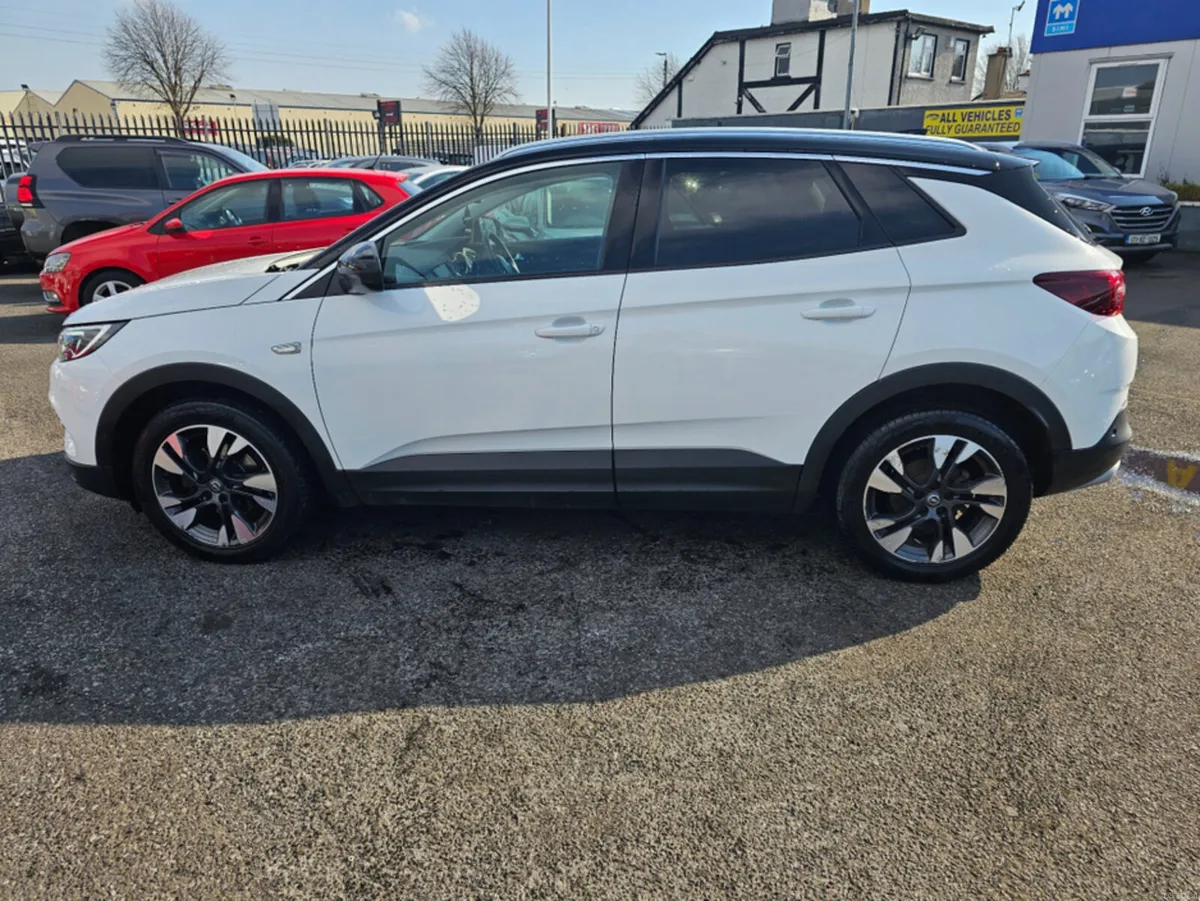 Opel Grandland X SRI 1.2 ** LOW MILEAGE ** IRISH C - Image 5