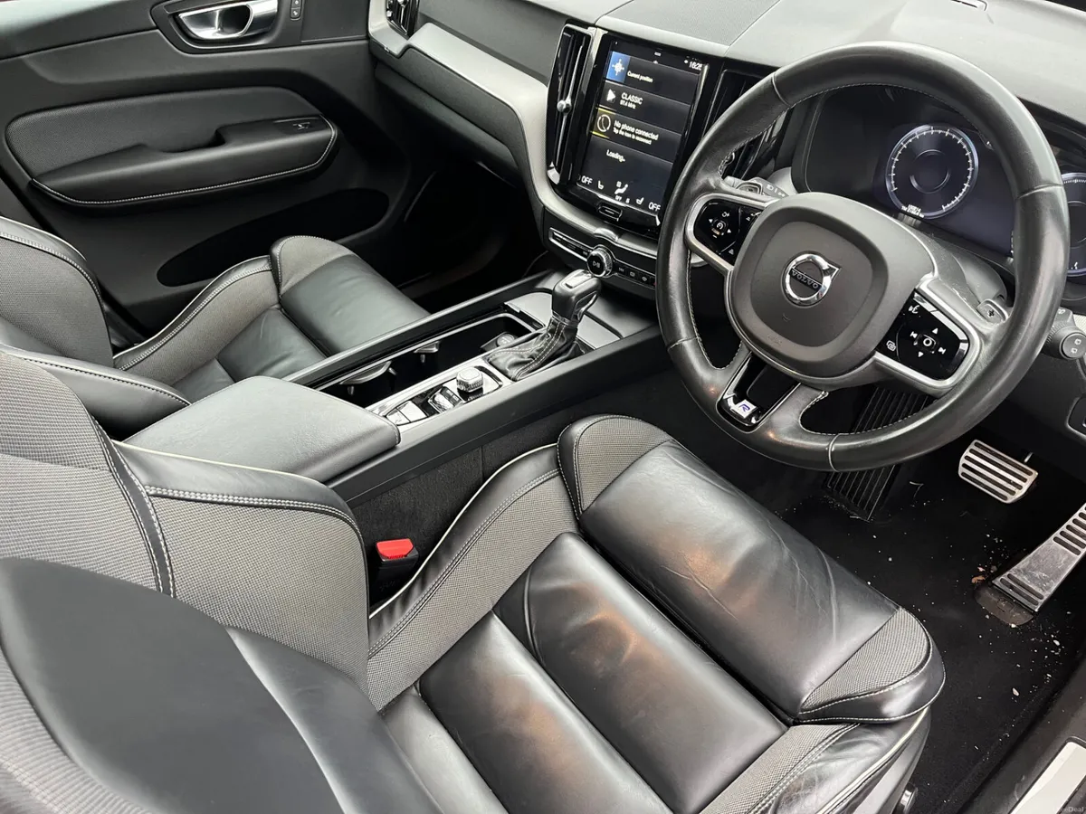 Volvo XC60 2.0 D4 190BHP 5DR Auto R-Design - Image 4