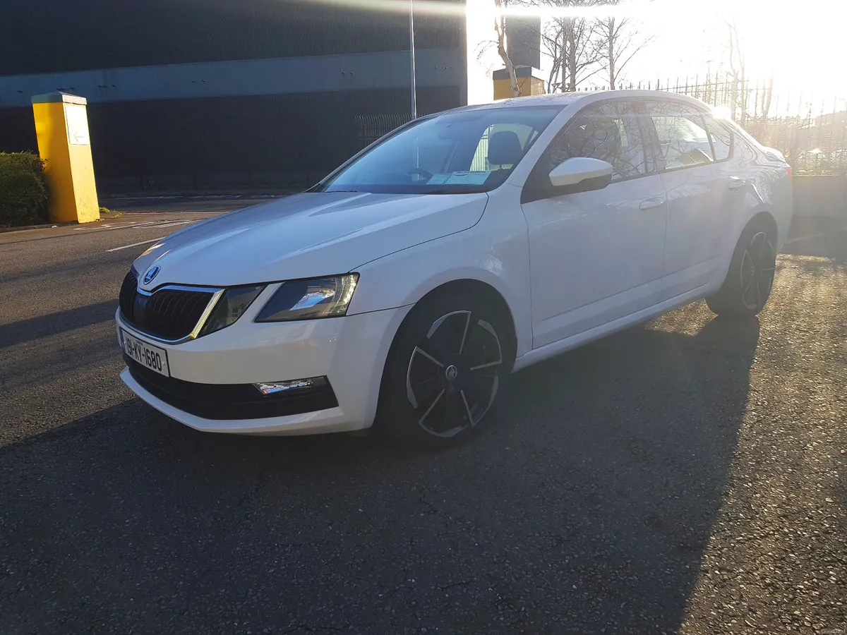 191 SKODA OCTAVIA New NCT Warranty AS NEW CAR - Image 3