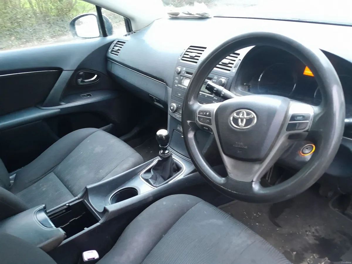 2010 Toyota Avensis vvti 1,6 petrol low km - Image 2