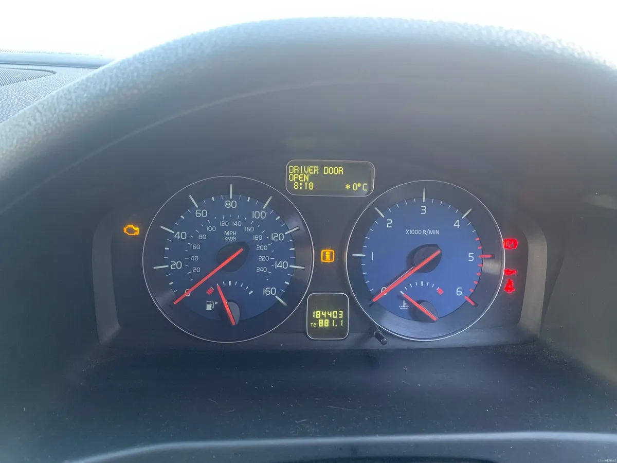 2011 VOLVO R DESIGN Diesel - Image 4