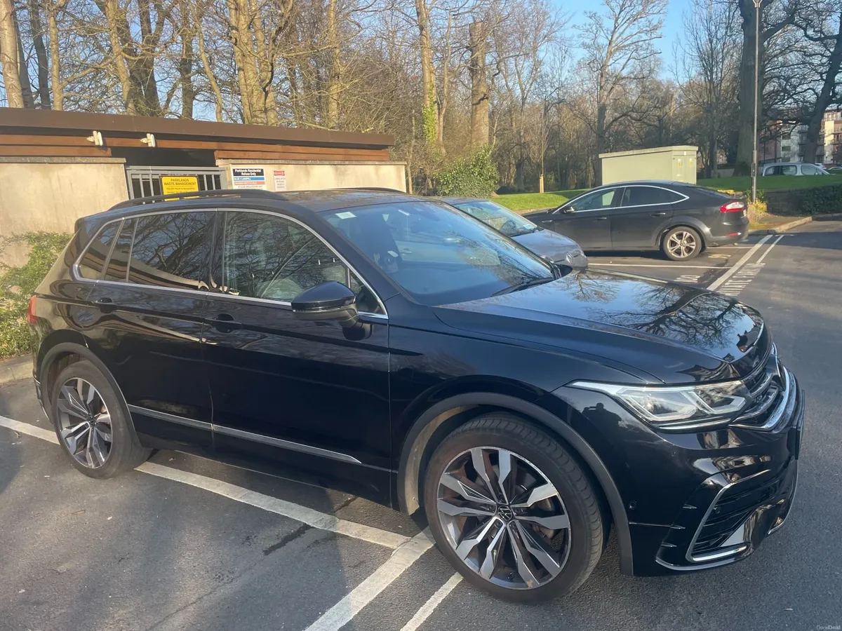 2023 Volkswagen Tiguan R-Line hybrid - Image 1