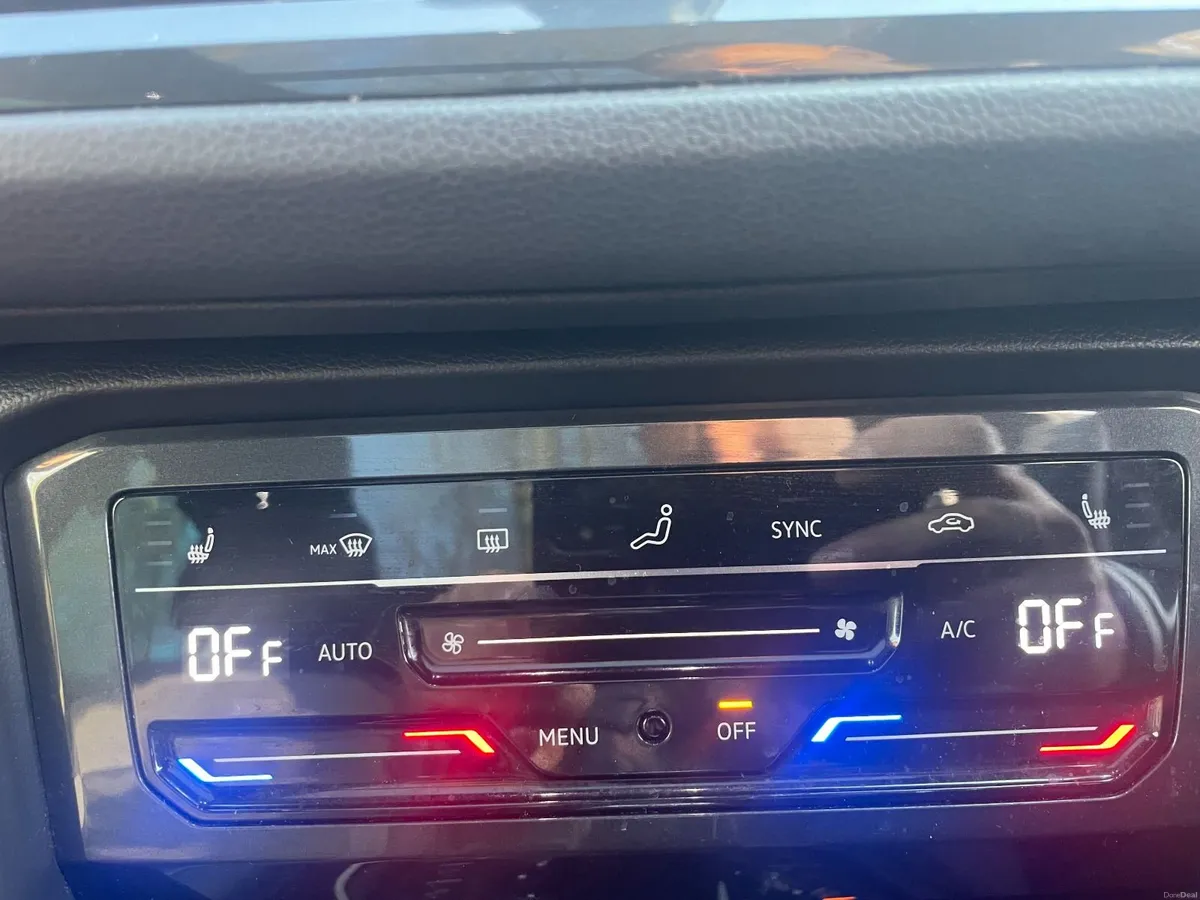 2023 Volkswagen Tiguan R-Line hybrid - Image 4