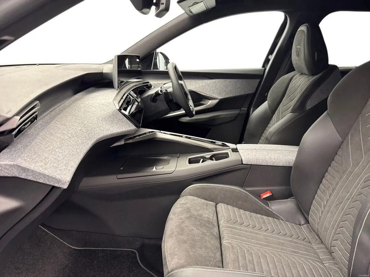 Peugeot 5008 1.2 HYBRID GT EXEC LINE *IN STOCK* €1 - Image 2