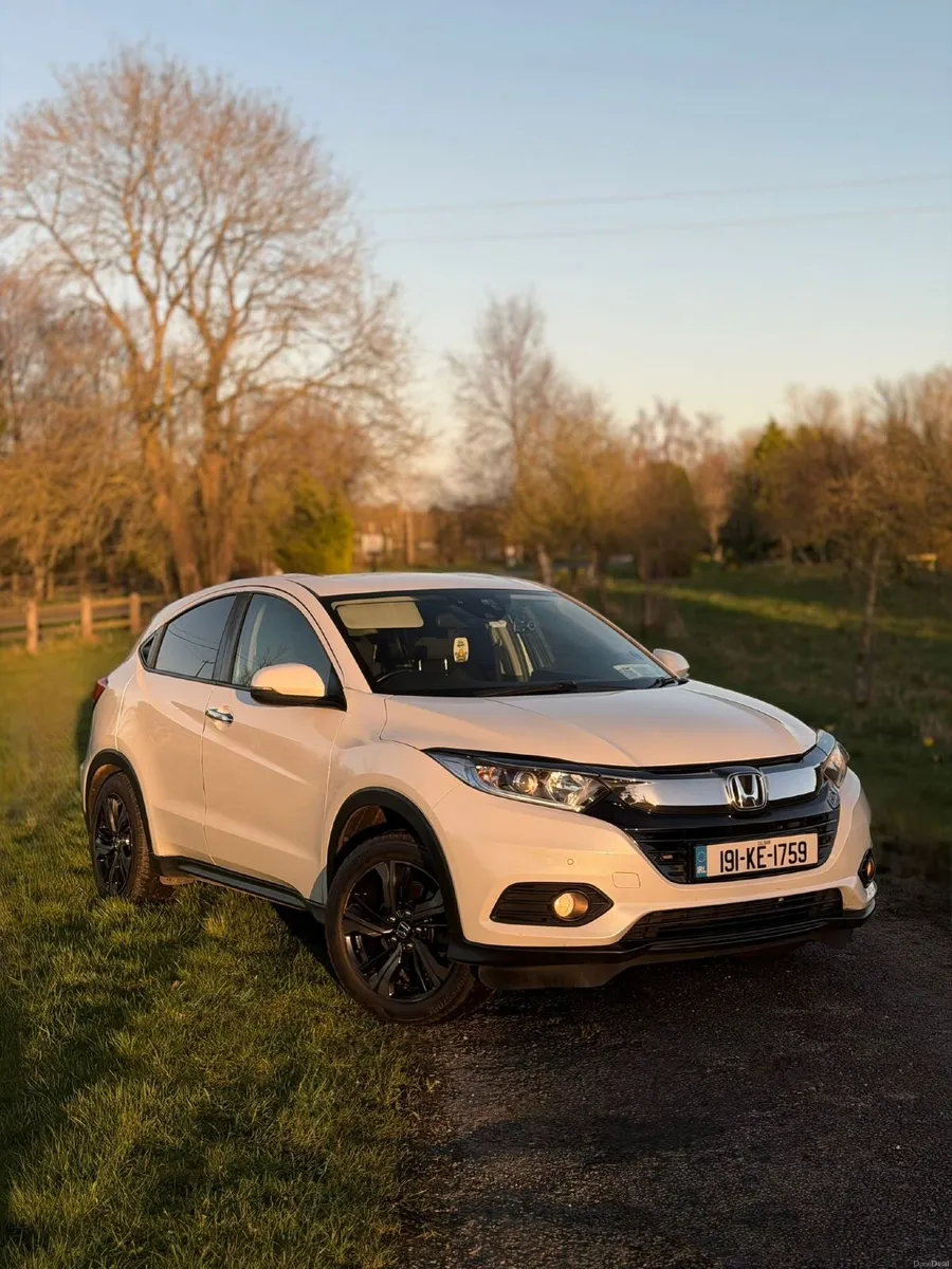 191 Honda HR-V 1.5 ES - Image 1