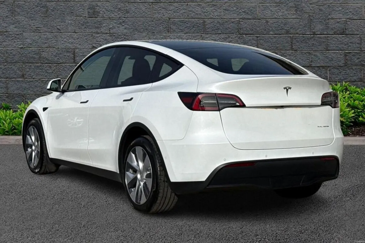 241 Tesla Model Y Long Range - Image 2