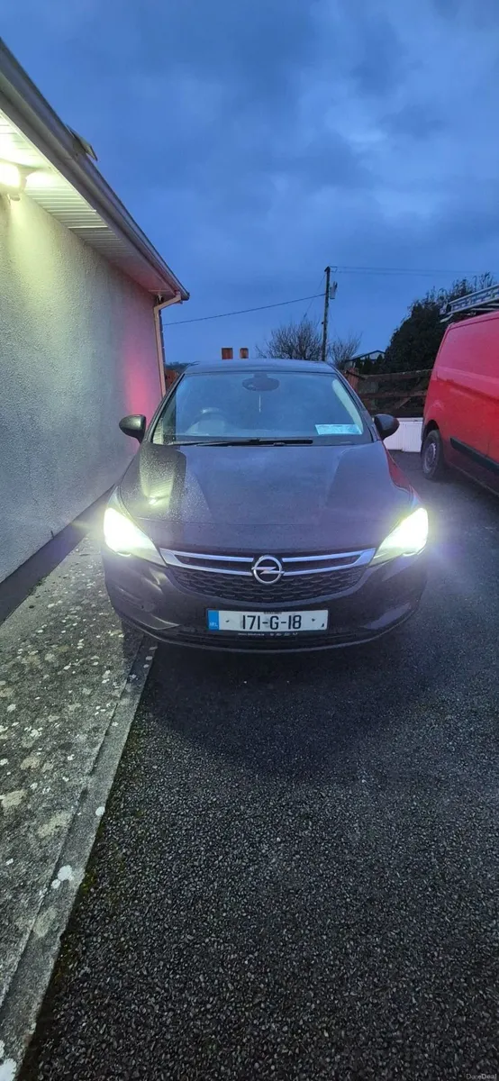 Opel Astra 2017 - Image 1