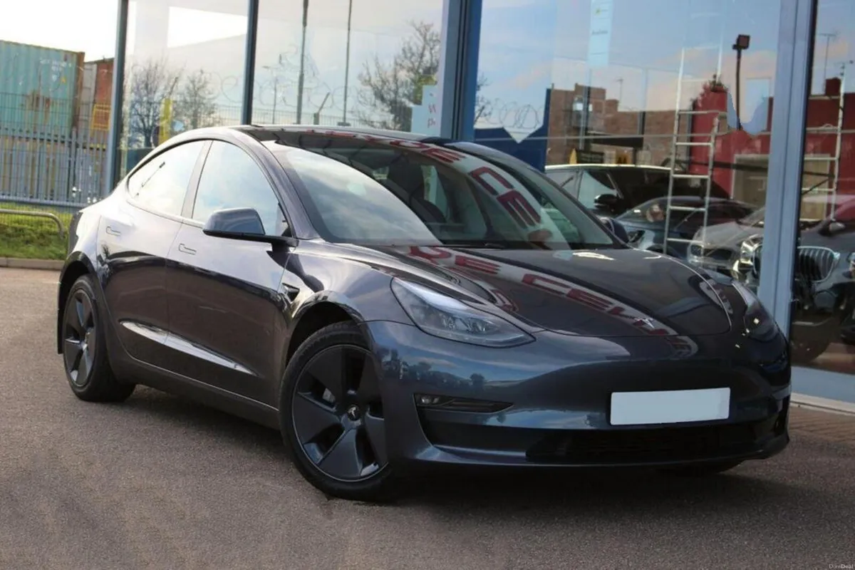 212 Tesla Model 3 Standard Plus - Image 1