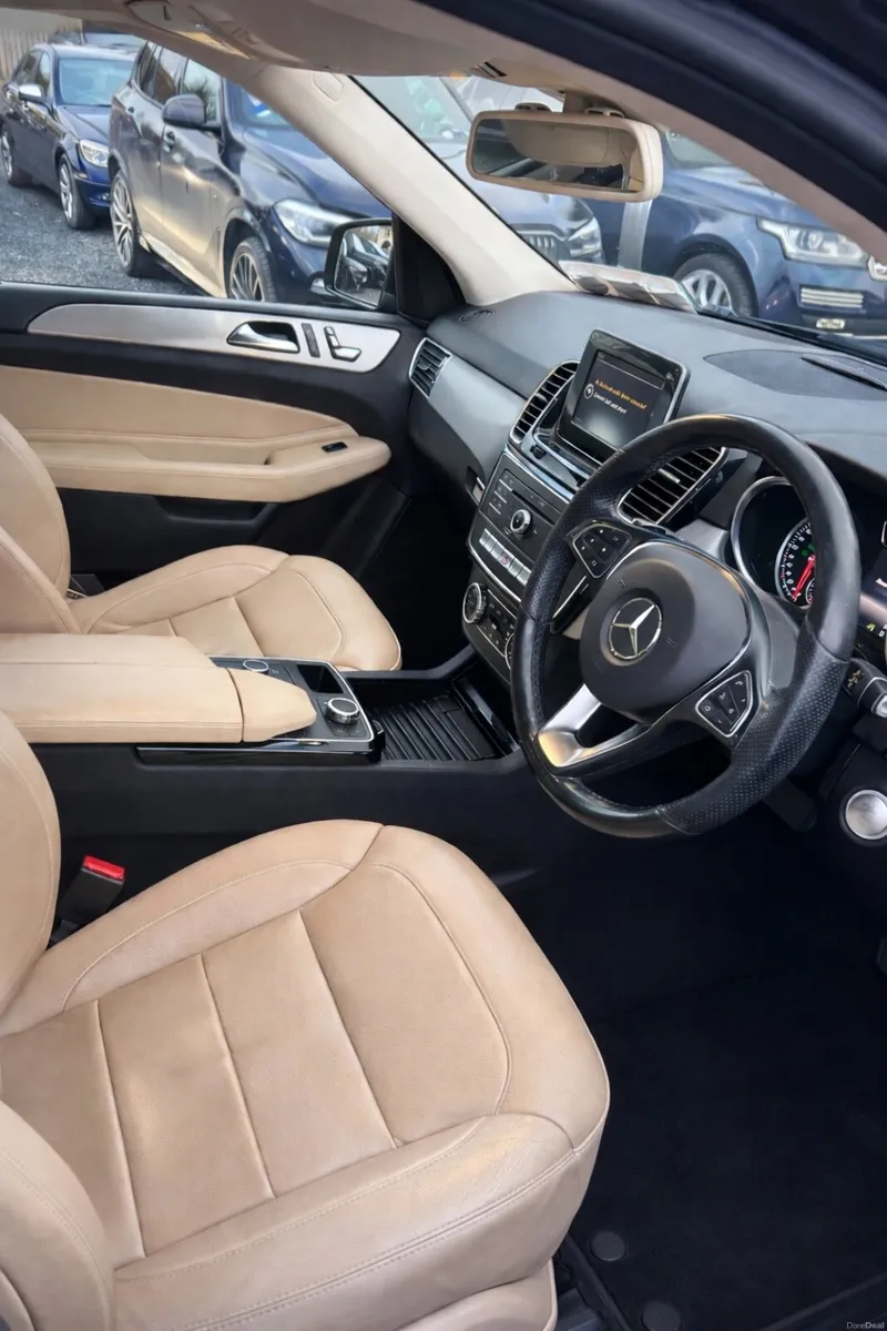 162  Mercedes-Benz GLE 250d Auto – Luxury SUV - Image 4