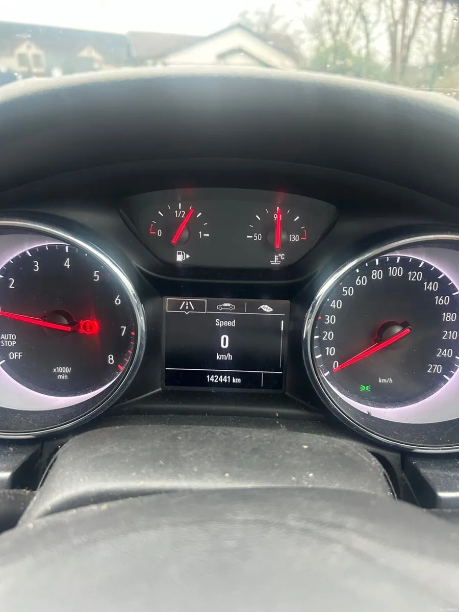 Opel Astra 2018 - Image 3