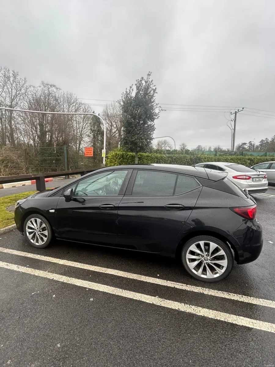 Opel Astra 2018 - Image 4