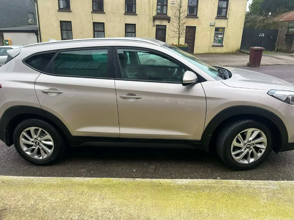 Hyundai Tucon Executive - Image 3